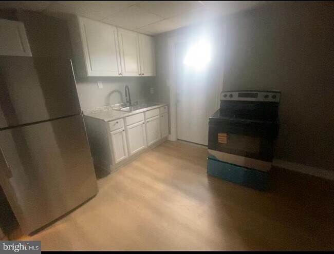 Building Photo - 623 Madison Ave