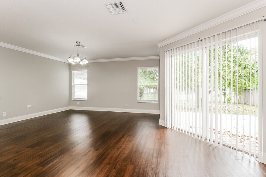 Building Photo - 11961 Donlin Dr