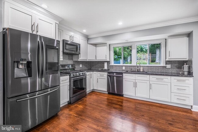 Building Photo - 14402 Woodcrest Dr
