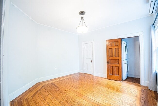 Building Photo - 18 Whittier St