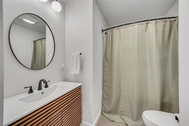 Building Photo - 8814 Laverty Pl