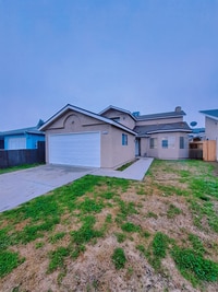 Building Photo - Beautiful 3-Bedroom Fresno Home with Backyard!