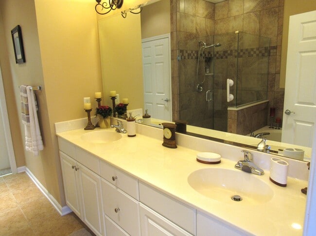 Building Photo - 1942 Turnbull Lakes Dr