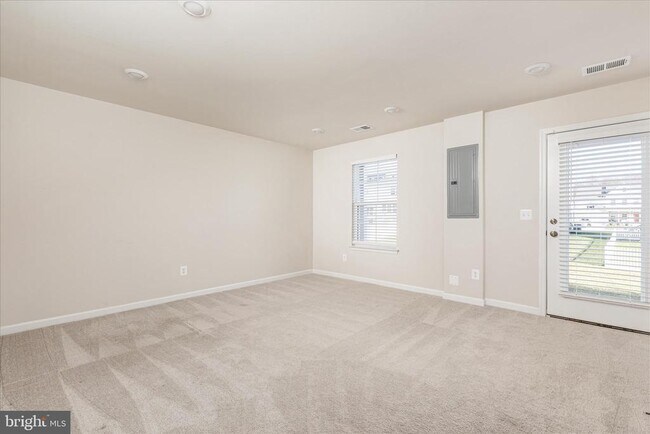 Building Photo - 140 Tye Ct