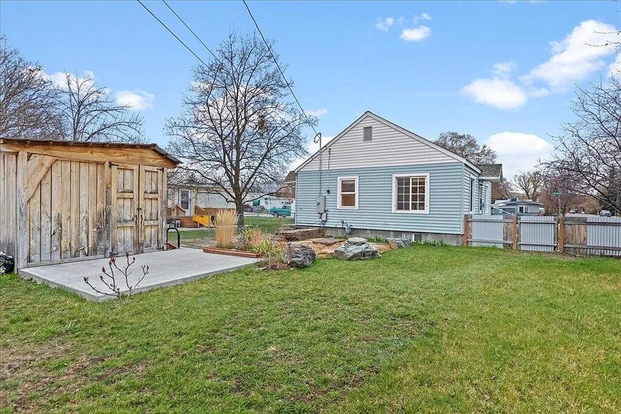 Building Photo - 2414 Eaton St