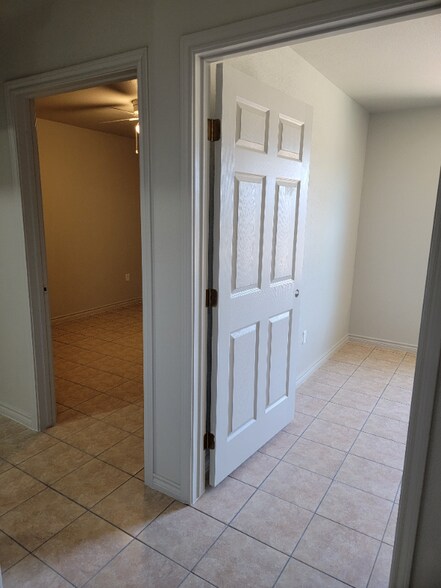 Building Photo - 136 Private Rd