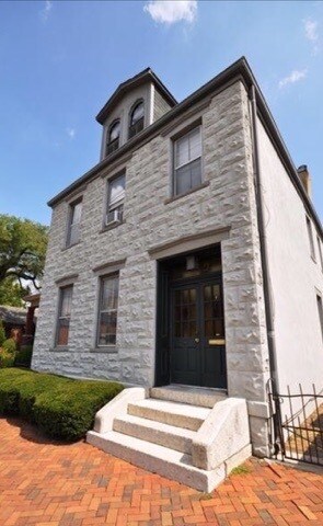 Building Photo - 560 S 3rd St