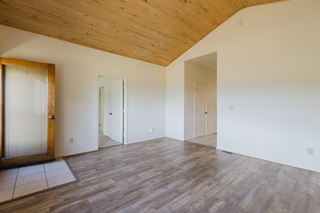 Building Photo - 3000 US-84