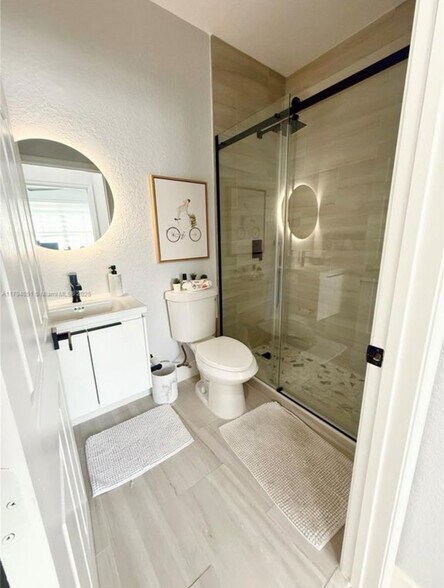 Bathroom 1st floor - 1481 SE 25th Ter