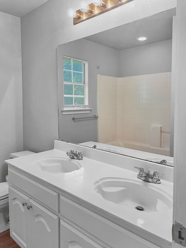 Building Photo - Beautiful 2 Story Home with Greenbelt Views!