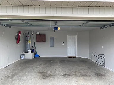 Garage - 4310 Crosshill Cv