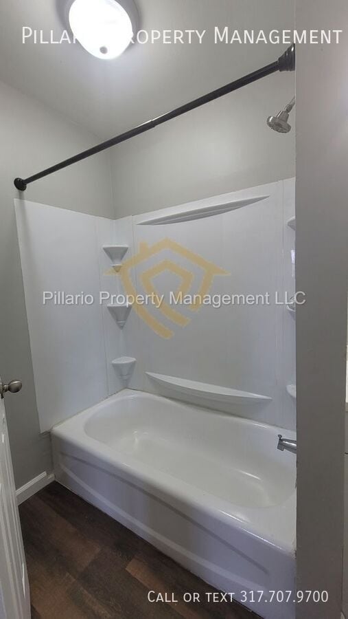 Building Photo - 2832 Manlove Ave