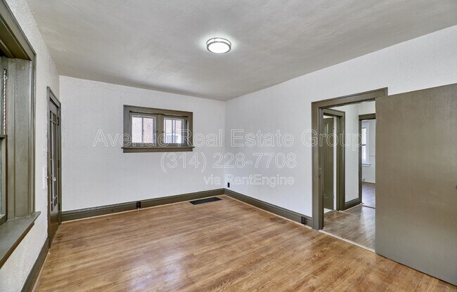 Building Photo - 5021 Ray Ave