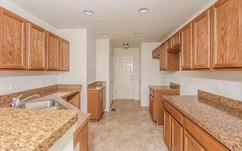 Building Photo - 676 Acadia Cir