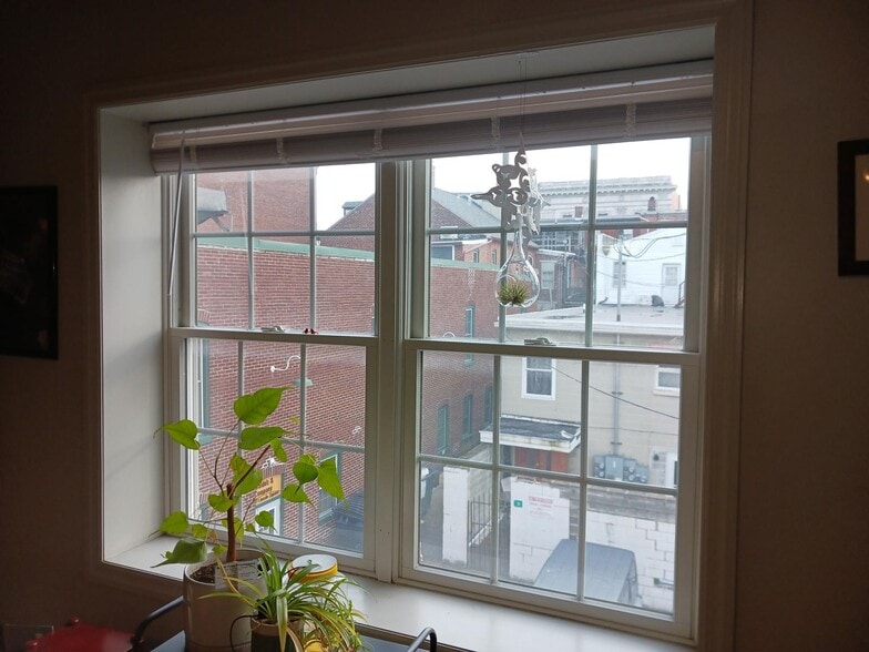 Building Photo - 18 Carlisle St