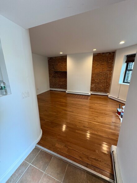 Building Photo - 390 Riverway