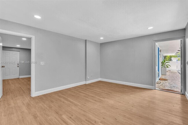 Building Photo - 163 NW 40th St