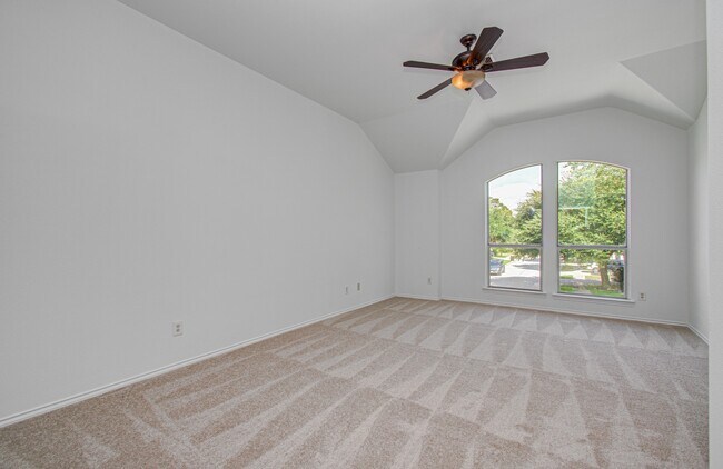 Building Photo - 743 Hallsleigh Ln