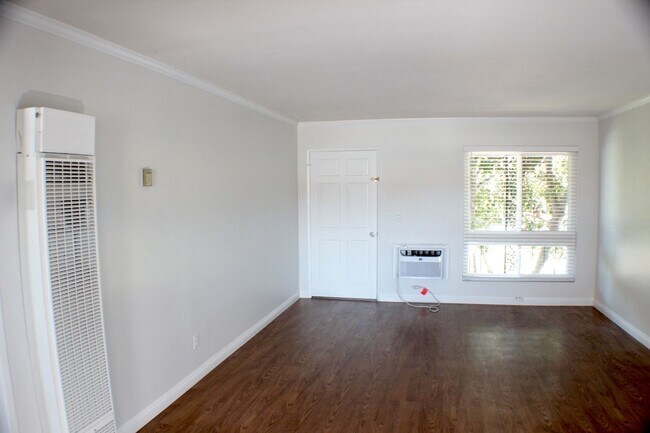 Building Photo - 660 S Glassell St