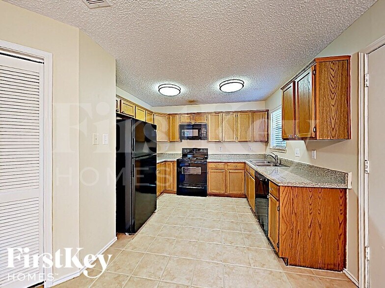 Building Photo - 6816 Dalmation Cir