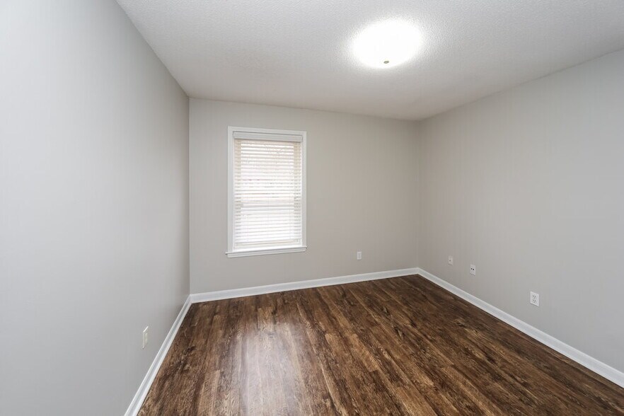 Building Photo - 1585 Pepperwood St