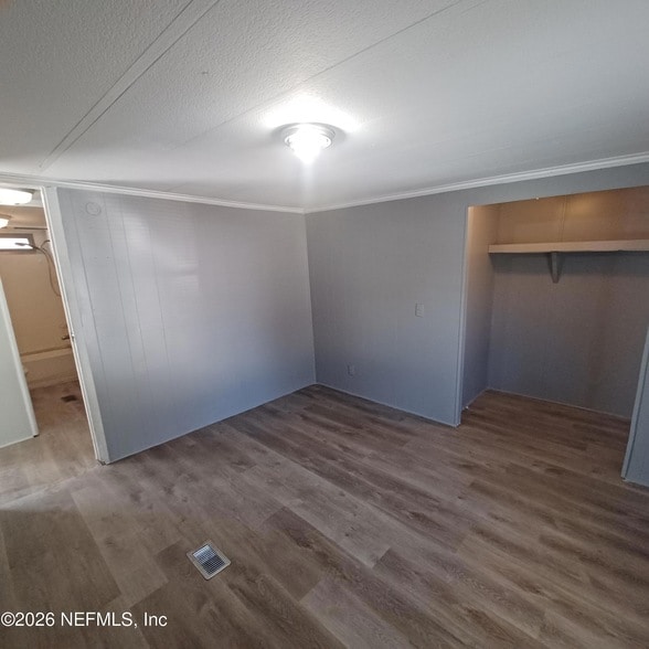 Building Photo - 10262 Roadway Dr