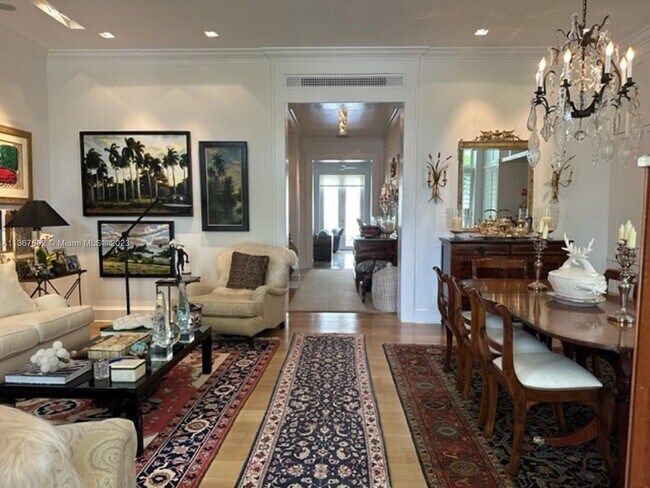 Building Photo - 645 Almeria Ave