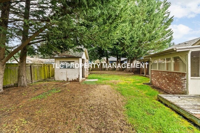 Building Photo - 2082 Ohio St