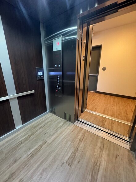 Building Photo - 487 Interlocken Blvd