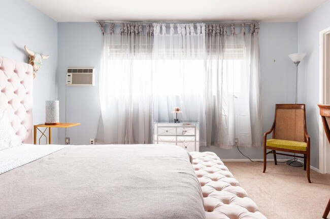 Building Photo - 960 Larrabee St