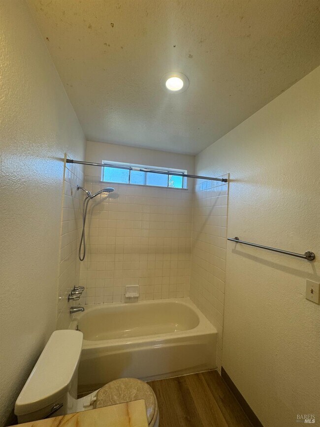 Building Photo - 118 Yorkshire Ct