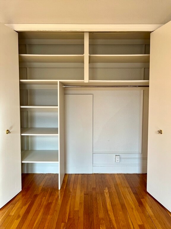 Building Photo - 26 Gibbs St