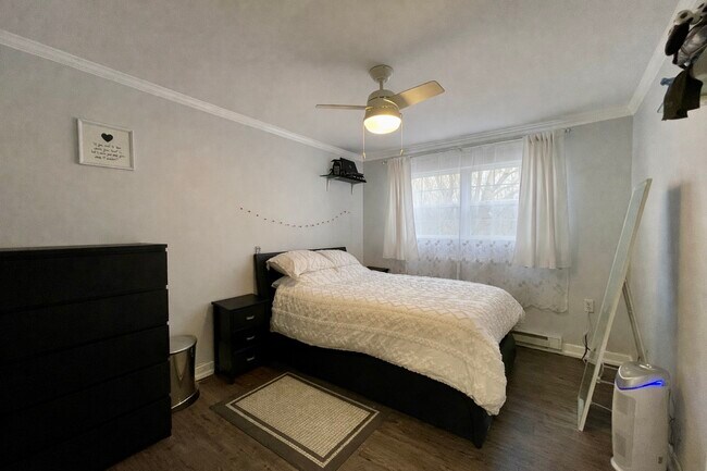 Building Photo - 300 Cunat Blvd