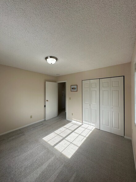 Building Photo - 8810 Washburn St