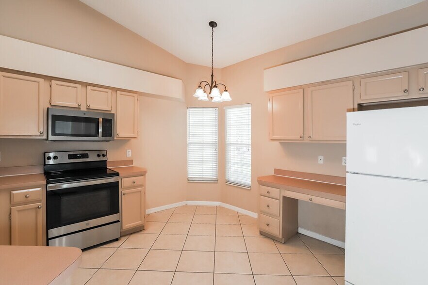 Building Photo - 1237 Alpine Lake Dr