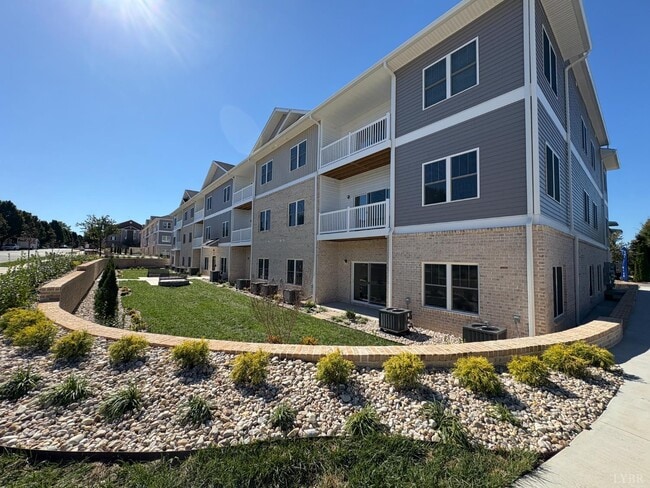 Building Photo - 420 Capstone Dr