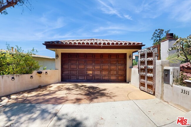 Primary Photo - 3311 Deronda Dr