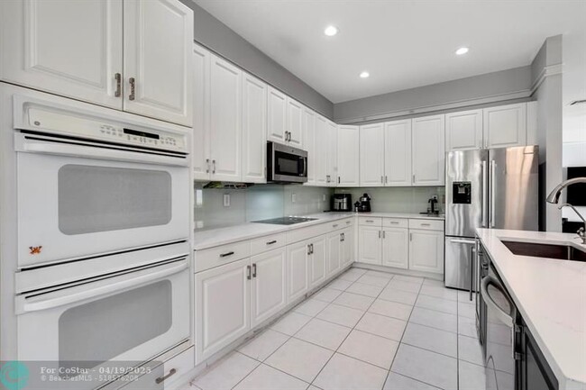Building Photo - 19084 Skyridge Cir