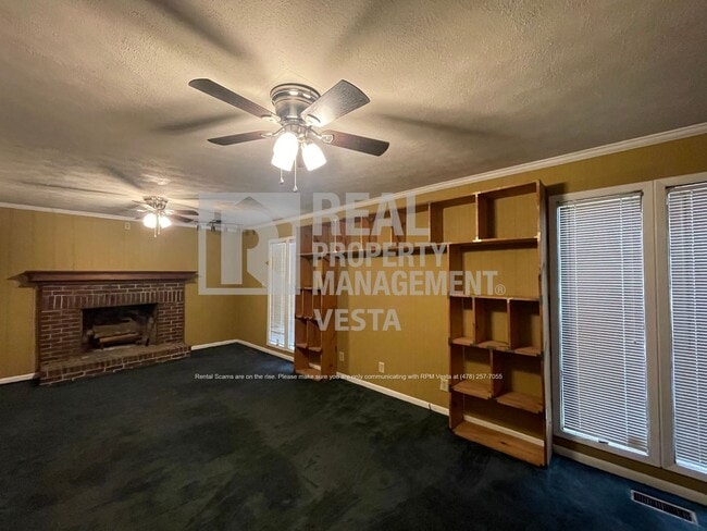 Building Photo - 5081 Idleway Dr