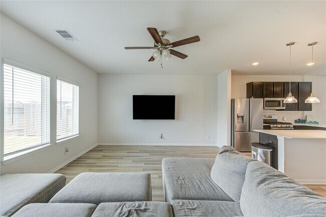 Building Photo - 20951 New Proper Dr