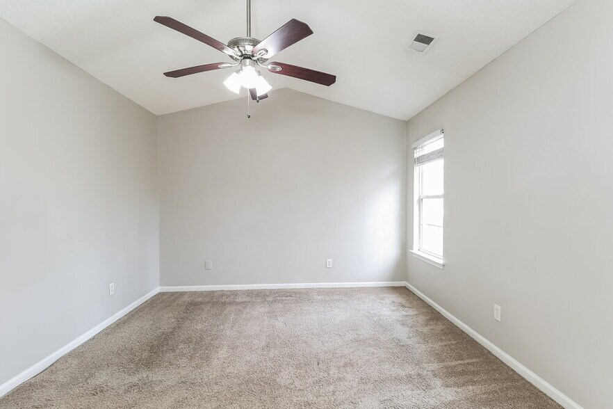 Building Photo - 11206 Amber Glen Dr