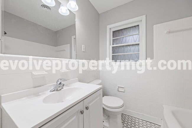 Building Photo - 7702 Marvin Rd