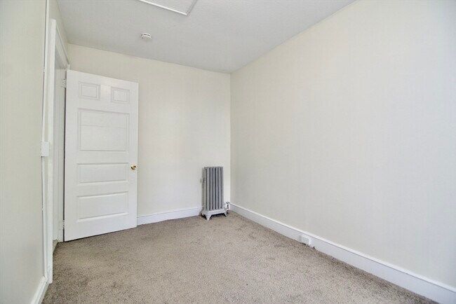 Building Photo - 58 Howes St