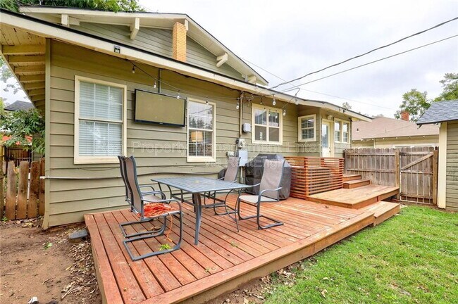 Building Photo - 2208 NW 16th St