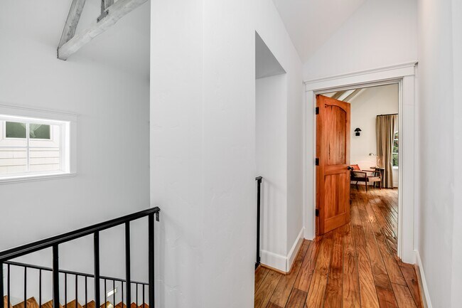 Building Photo - 755 31st St