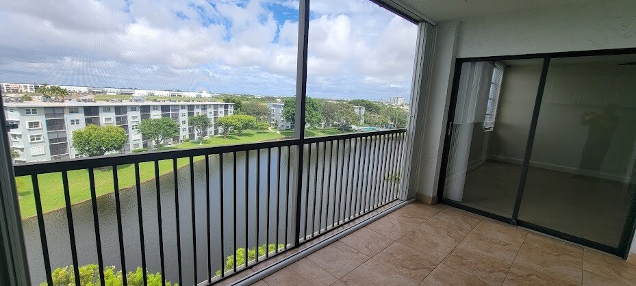 Building Photo - 2215 Cypress Island Dr