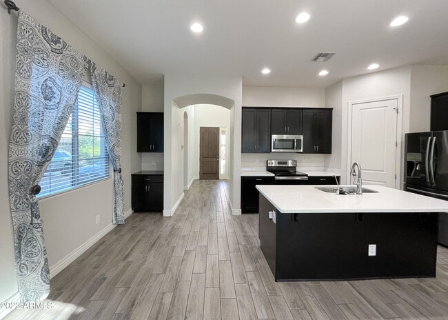 Building Photo - 2902 E Ebony Dr