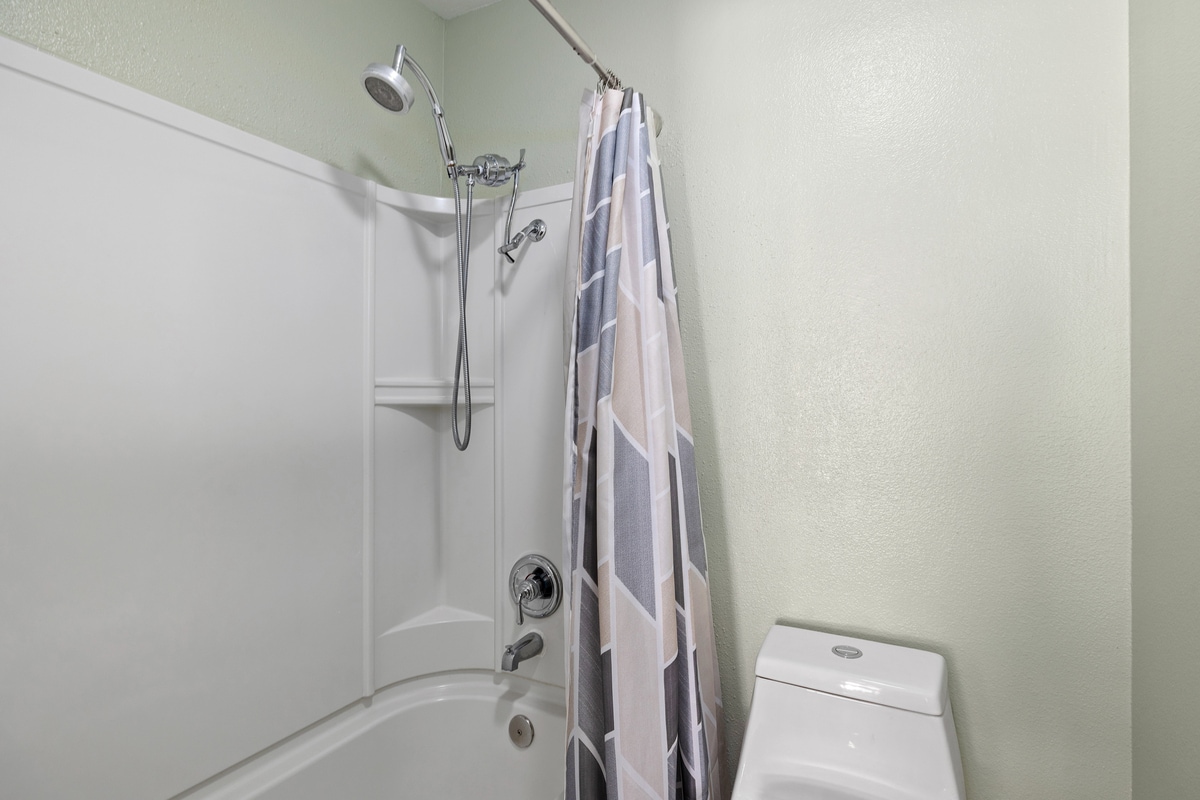 Building Photo - 7757 Margerum Ave