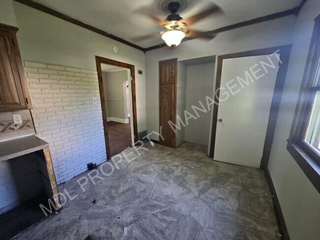Building Photo - 3-Bedroom House in Saginaw