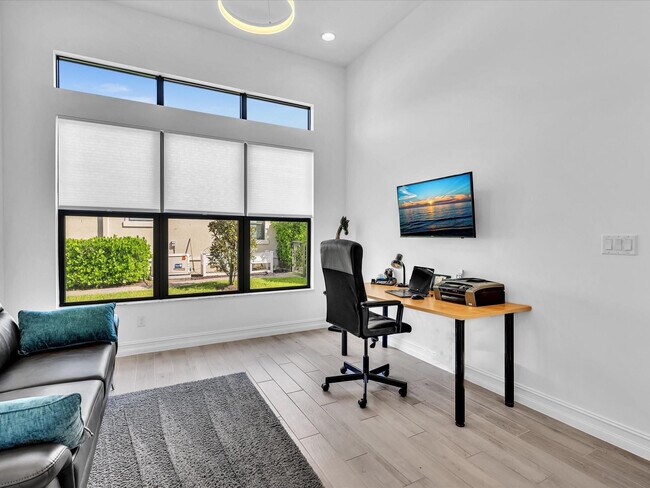 Building Photo - 8928 Bastille Cir E